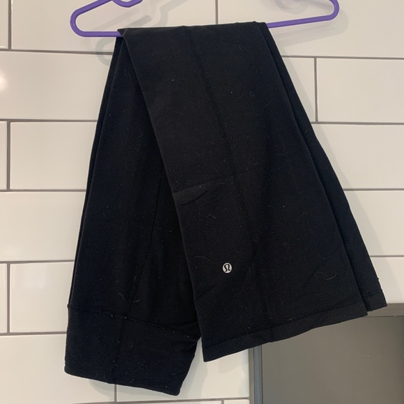 Lulu lemon reversible flared pant/legging - Picture 2 of 2